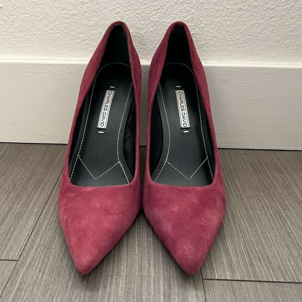 00s Charles David Magenta Pointed Toe Suede Heels Leather Sole Size W6 - Picture 2 of 8